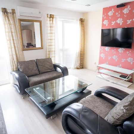 Apartment Vodni With Parking 브르노 외부 사진