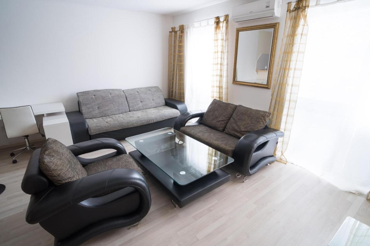 Apartment Vodni With Parking 브르노 외부 사진