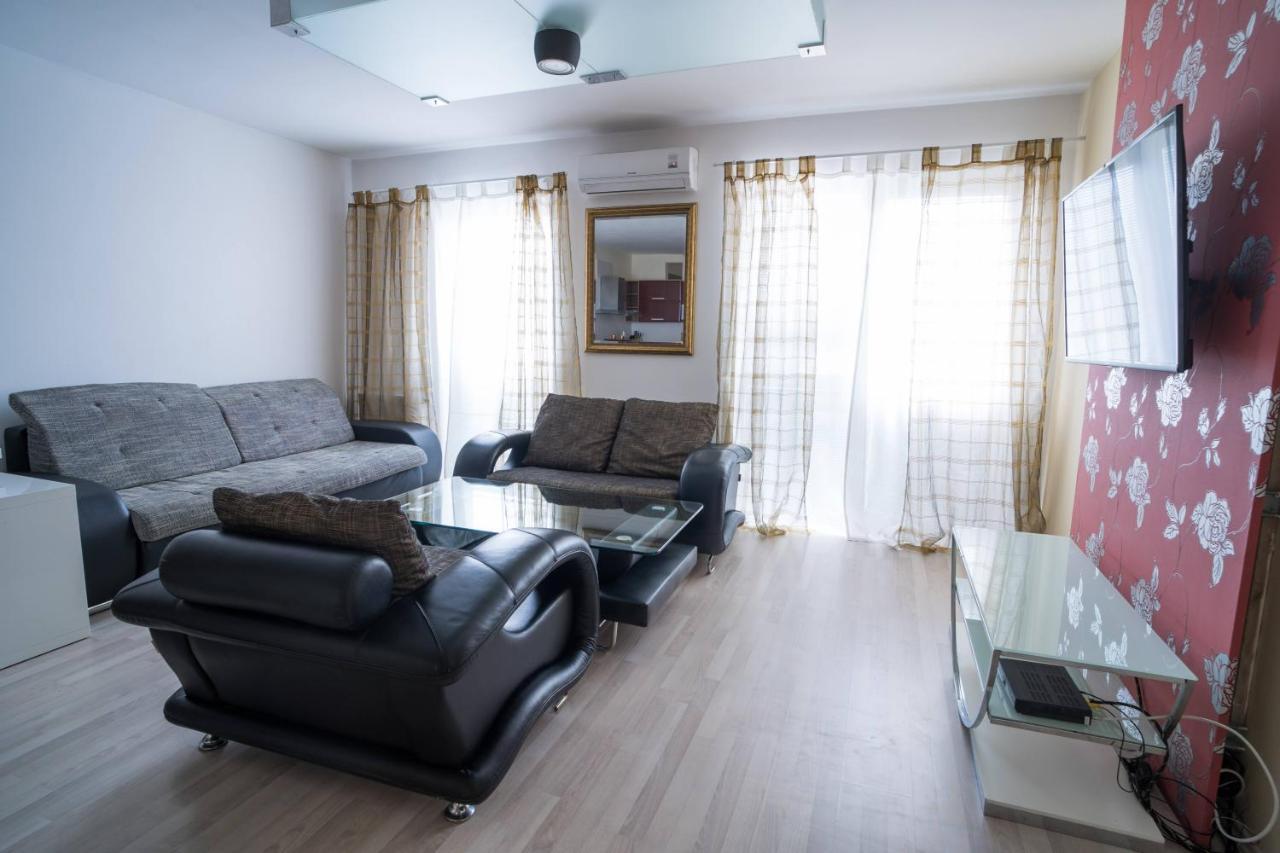 Apartment Vodni With Parking 브르노 외부 사진